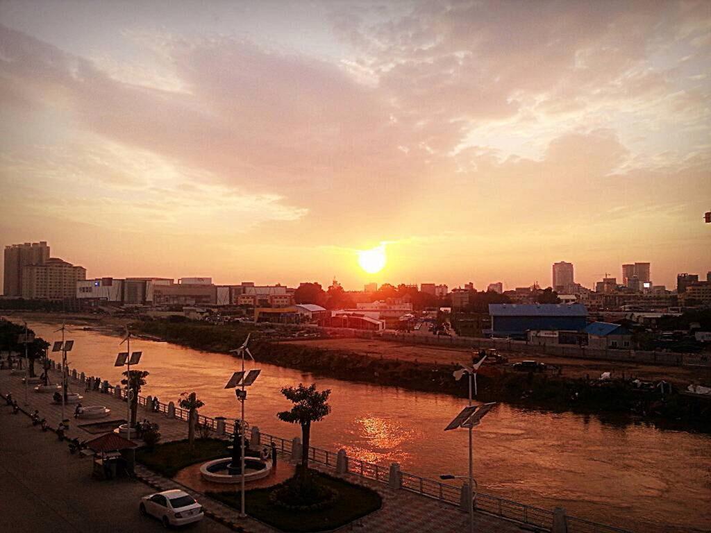 K9 Riverside Hotel Phnom Penh Eksteriør bilde