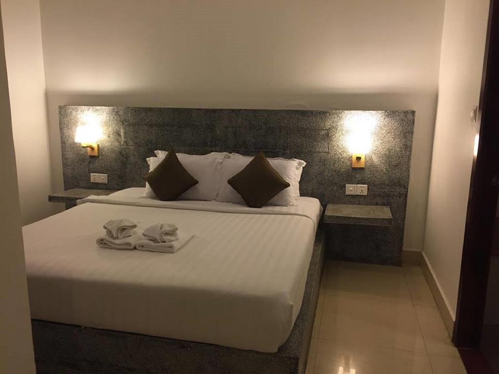 K9 Riverside Hotel Phnom Penh Eksteriør bilde