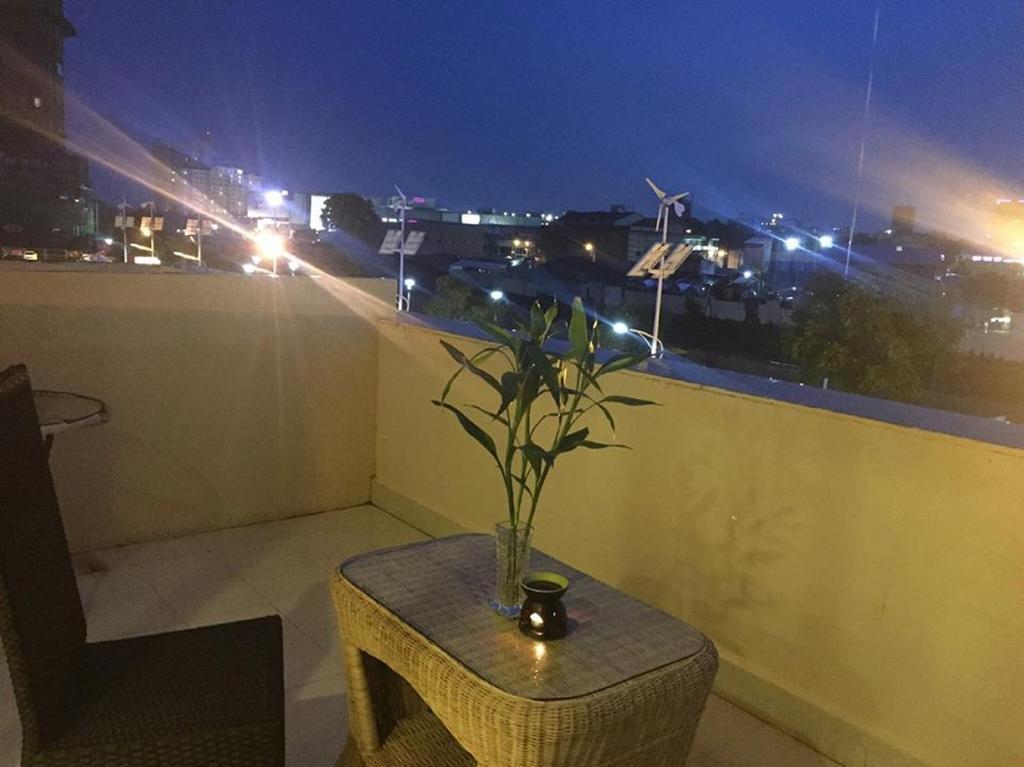K9 Riverside Hotel Phnom Penh Rom bilde