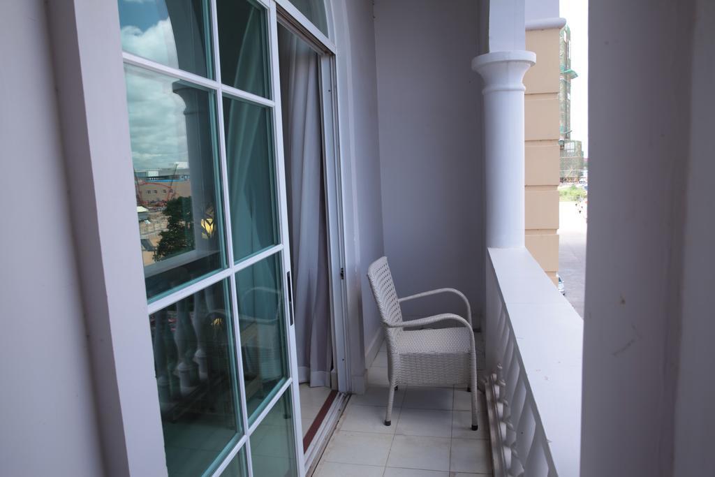 K9 Riverside Hotel Phnom Penh Eksteriør bilde